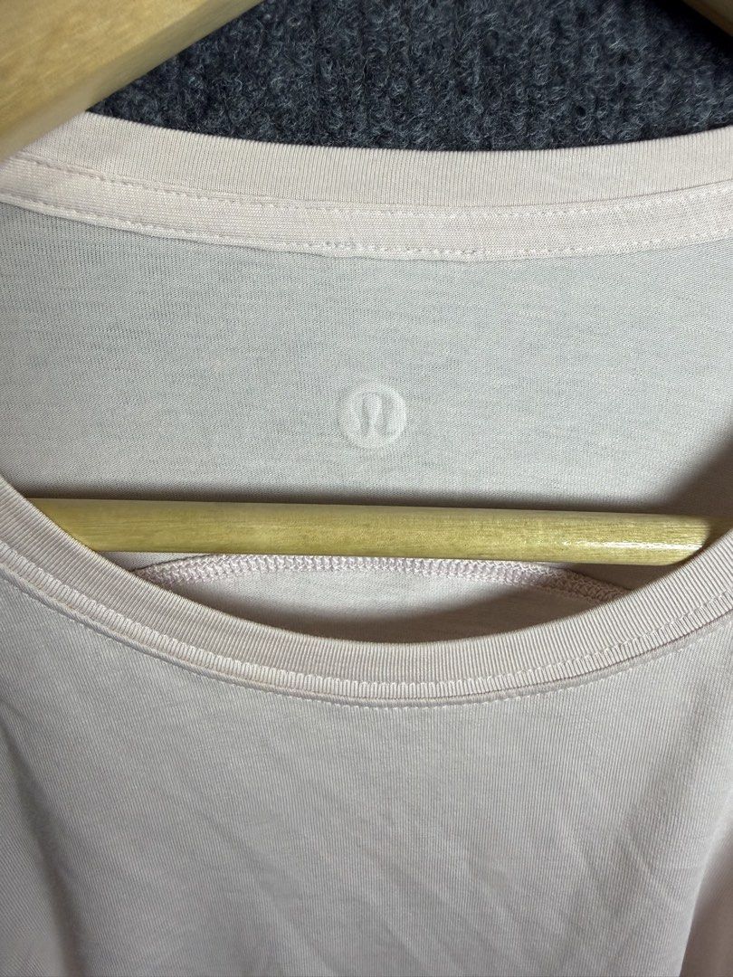 Lululemon Long Sleeve Tie Front Crop Top (Category: Longsleeves) located in Baguio. Submitted by thriftcoded_2600 (Listing ID 1470862490, Image 1). Description: - Lululemon - Excellent Condition - Color rate:10/10 - Size: Small-Medium -16.5x18 -Authentic .