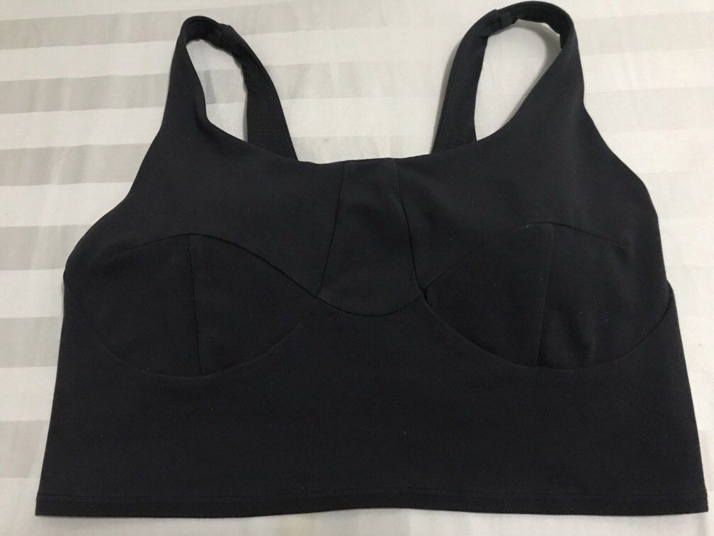 Lululemon Sportsbra (Category: Activewear) located in Manila. Submitted by freshlemon58885 (Listing ID 1470927714, Image 1). Description: Padded Dot 8 No Issue Color May Vary Due to Lighting .