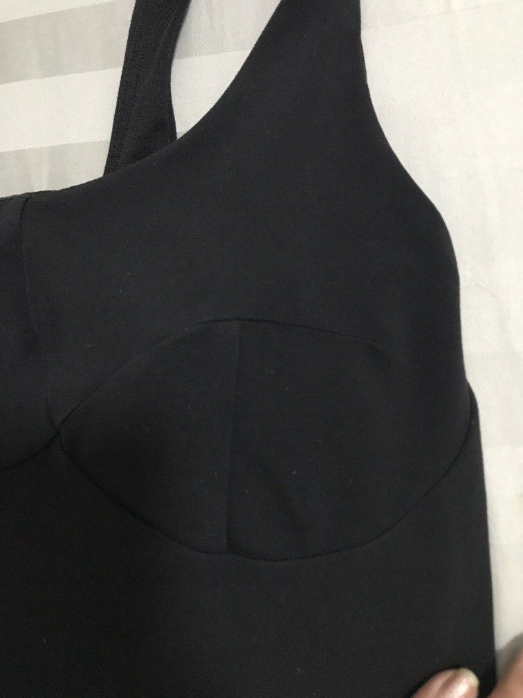 Lululemon Sportsbra (Category: Activewear) located in Manila. Submitted by freshlemon58885 (Listing ID 1470927714, Image 2). Description: Padded Dot 8 No Issue Color May Vary Due to Lighting .