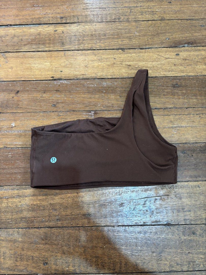 Lululemon Sportsbra (Size 8) (Category: Activewear) located in Munoz. Submitted by preluv3120 (Listing ID 1470774795, Image 2). Description: .