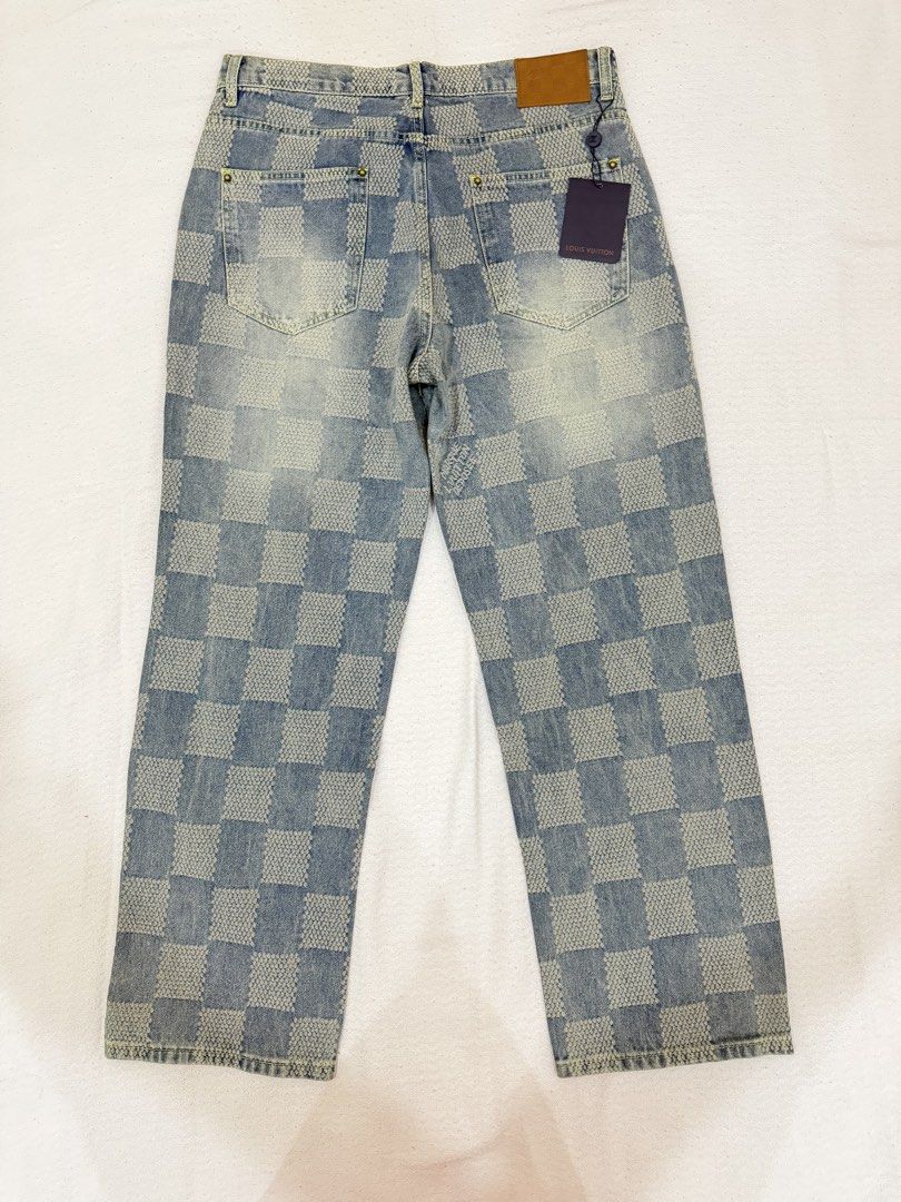 Lv light washed denim pants (Category: Jeans) located in Morong. Submitted by aa.vinmy (Listing ID 1470744703, Image 2). Description: Brand new Condition: No damages or stain With tag and packaging Waistline: 34 Length: 43 inches Leg openings: 9 inches Low ballers will be ignored Meet up: Morong Bataan or Olongapo city Delivery service: Jnt and SPX express PM for more details.