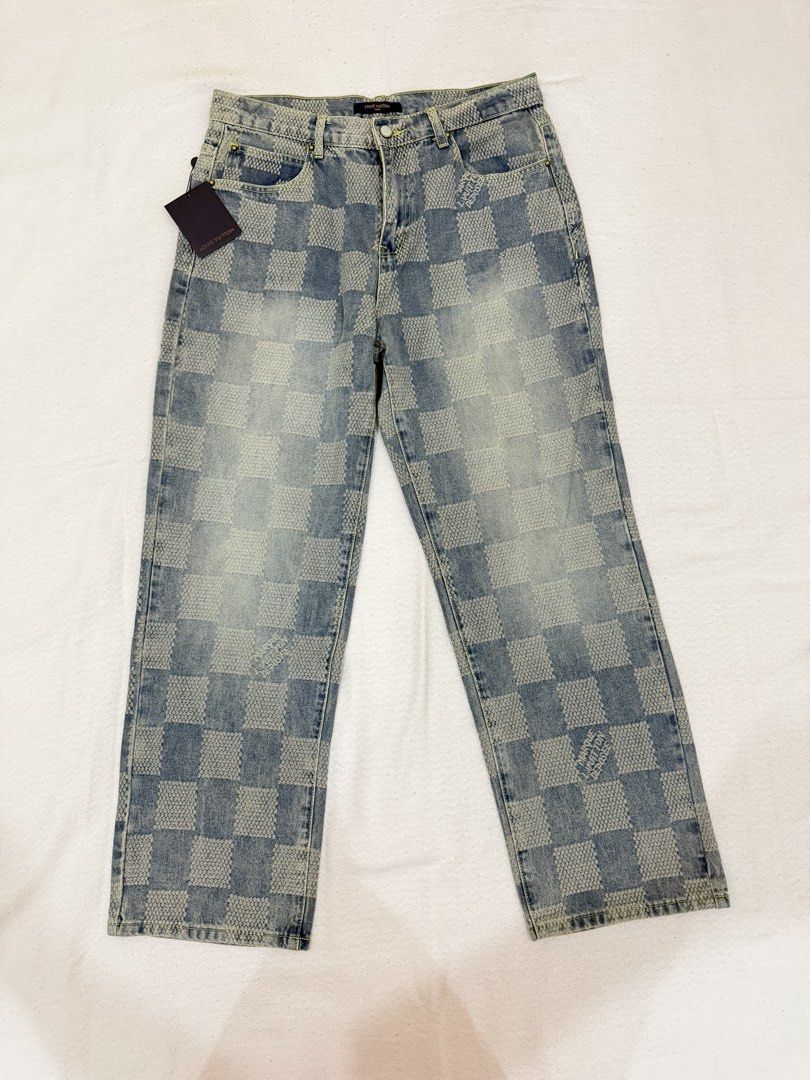 Lv light washed denim pants (Category: Jeans) located in Morong. Submitted by aa.vinmy (Listing ID 1470744703, Image 1). Description: Brand new Condition: No damages or stain With tag and packaging Waistline: 34 Length: 43 inches Leg openings: 9 inches Low ballers will be ignored Meet up: Morong Bataan or Olongapo city Delivery service: Jnt and SPX express PM for more details.