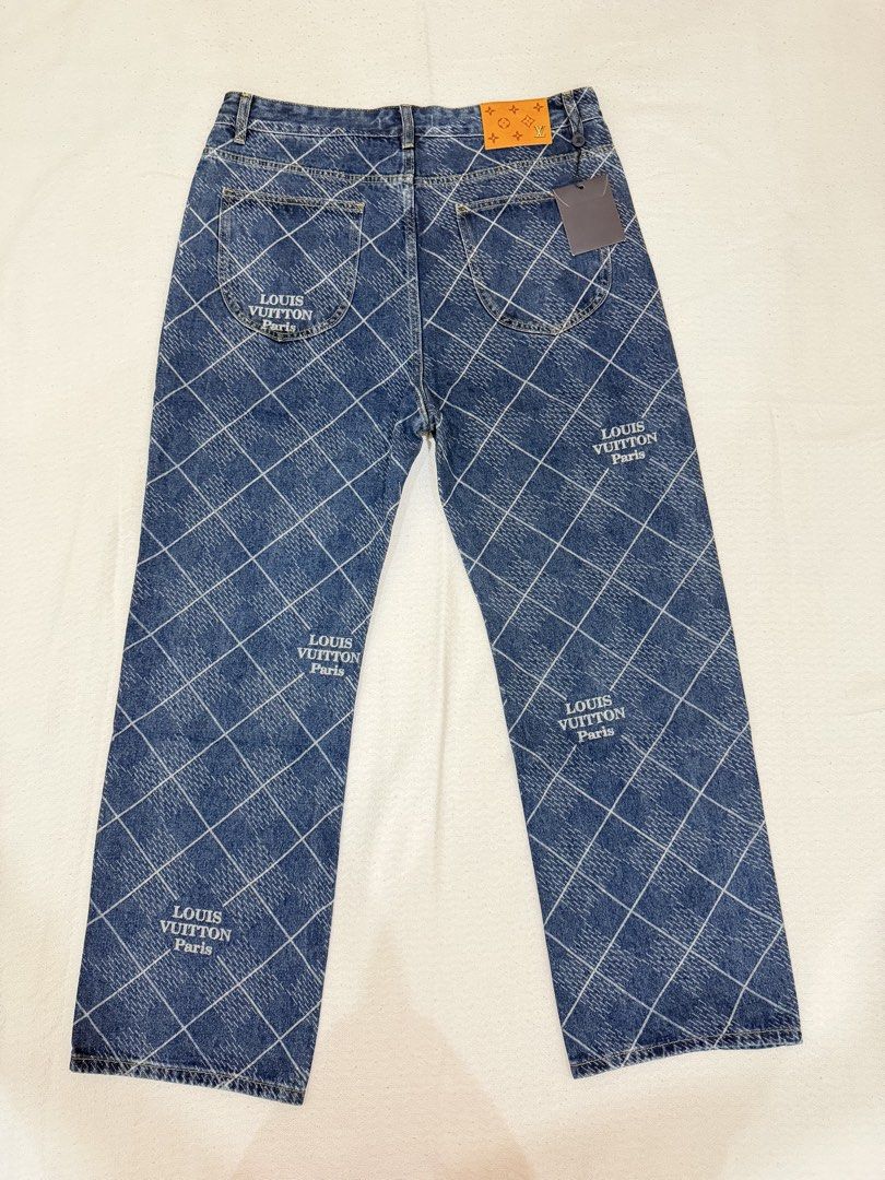 Lv Monogram denim pants (Category: Jeans) located in Morong. Submitted by aa.vinmy (Listing ID 1470744398, Image 2). Description: Brand new Condition: No damages or stain With tag and packaging Waistline: 34-36 Length: 43 Leg openings: 9 Low ballers will be ignored Meet up: Morong Bataan or Olongapo city Delivery service: Jnt and SPX express PM for more details.