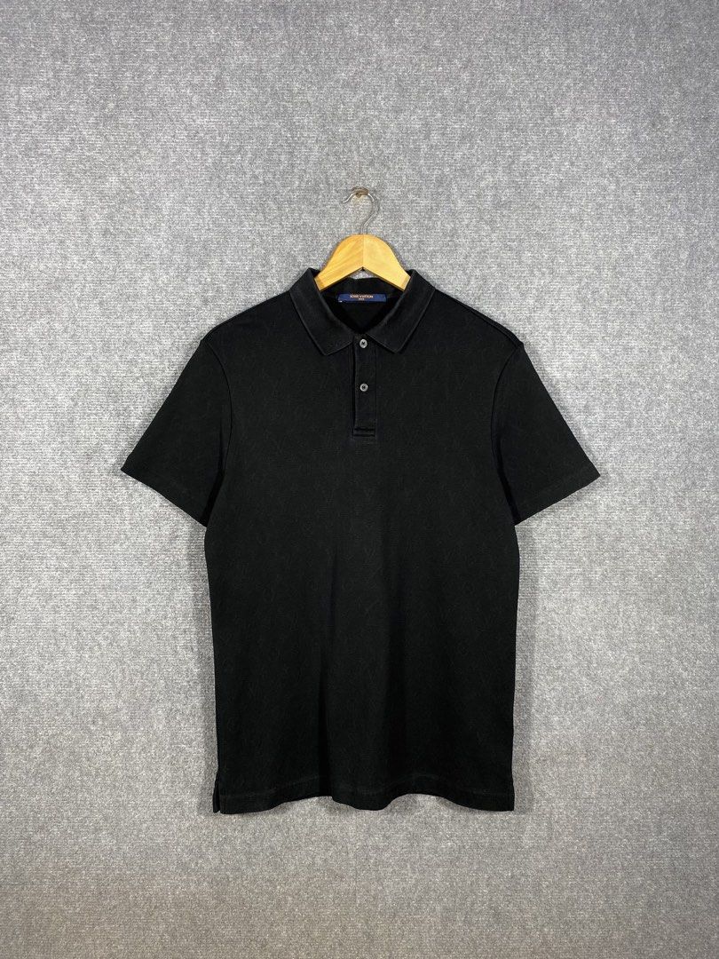 LV Monogram polo shirts (Category: Luxury Apparel) located in Daet. Submitted by dripthrift.ph (Listing ID 1470798455, Image 1). Description: 🏷️ LV MONOGRAM POLO SHIRTS Size: MEDIUM Width : 19 Length : 27.5 Color rate: 9.5/10 (color may vary due it’s lighting) Condition: EXCELLENT Issue: MNIMAL LINING SA COLLAR BUT STILL PRESENTABLE ✨Mine: 680 .