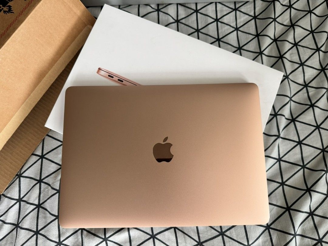 MacBook Air M1 (Category: Laptops & Notebooks) located in Pasig City. Submitted by zharre.062923 (Listing ID 1470905278, Image 3). Description: MacBook Air M1 13inch Processor: M1 Chip macOS: Golden Gate 27.2 ( latest with iPhone mirroring feature and Apple Intelligence ) RAM: 8gb SSD: 256gb Appearance: 10/10 Battery health: 84% Inclusions: Original box Original charger cord Original charger adapter RFS: Declutter.