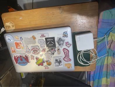 MacBook Pro A1398 (15‑inch Retina, Mid‑2015) (Category: Laptops & Notebooks) located in Las Pinas. Submitted by freemountain-5e8de1 (Listing ID 1470929077, Image 3). Description: Good condition .
