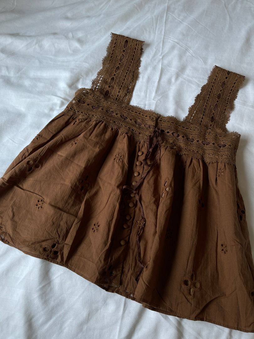 Maikaew Lace Trim Cami Top (Category: Sleeveless) located in Quezon City. Submitted by everythingmustgo__ (Listing ID 1470775708, Image 1). Description: Maikaew Lace Trim Cami Top (from BKK 🇹🇭) - brand new with tags - size: free size - can fit up to large frames ‼️ firm with price. low ballers will not be entertained ‼️.