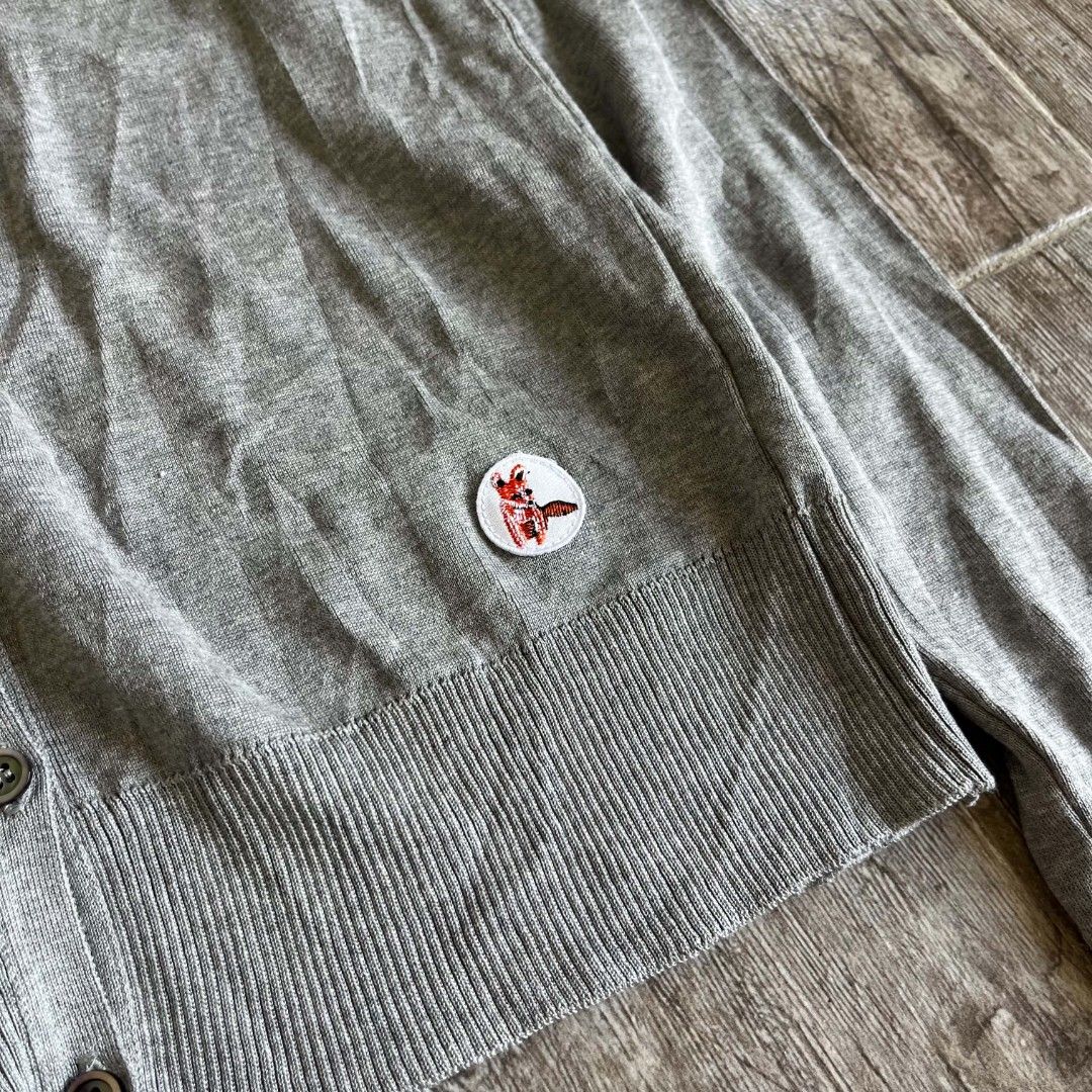 Maison Kitsune Cotton Cardigan (Category: Longsleeves) located in Manila. Submitted by spo0ky.archives (Listing ID 1470805099, Image 3). Description: Width: 17.5 Length: 23.