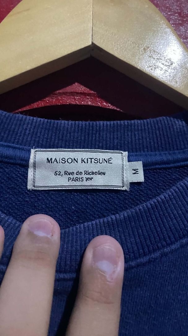 Maison Kitsune Korean Fox Head Patch Sweatshirt (Category: Hoodies) located in Davao. Submitted by owyeah.gg (Listing ID 1470865009, Image 3). Description: M on tag 21.5x26 No issue In excellent condition.