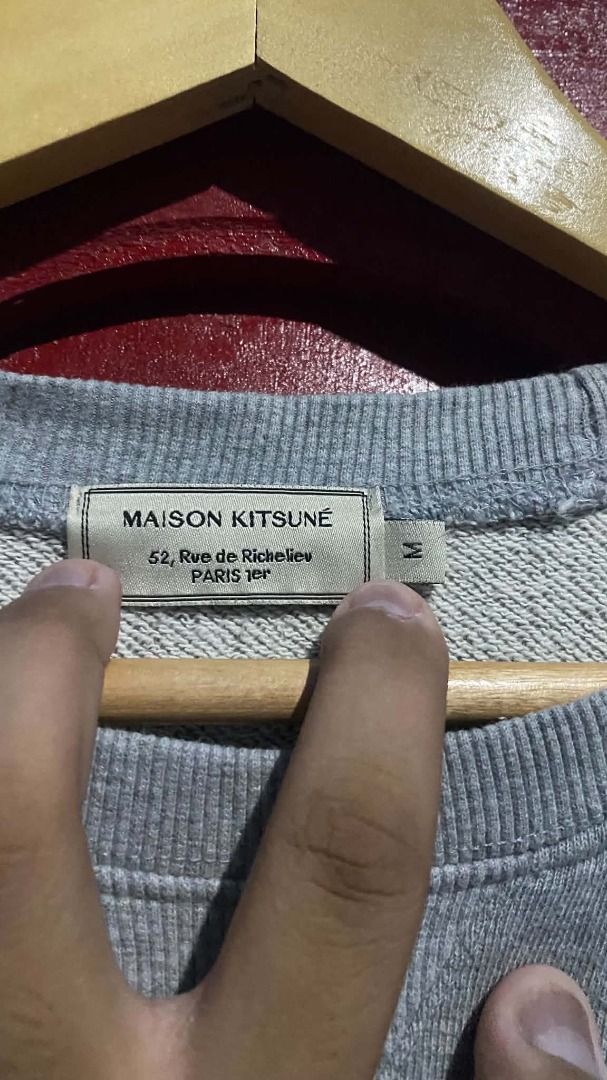 Maison Kitsune Yoga Fox Sweatshirt (Category: Hoodies) located in Davao. Submitted by owyeah.gg (Listing ID 1470865658, Image 3). Description: M on tag 22x27 No issues In very excellent condition.