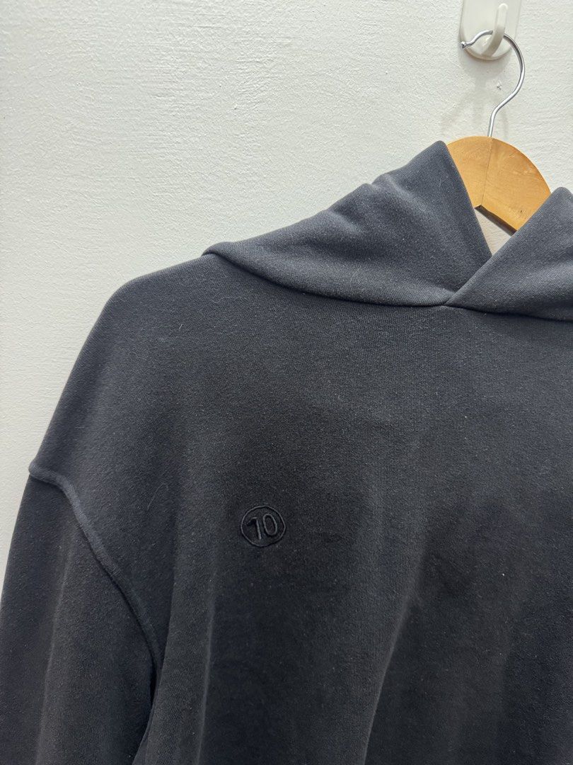 Maison Margiela Hoodie (Category: Tshirts & Polo Shirts ) located in Manila. Submitted by soflyapparel77 (Listing ID 1470774443, Image 3). Description: .