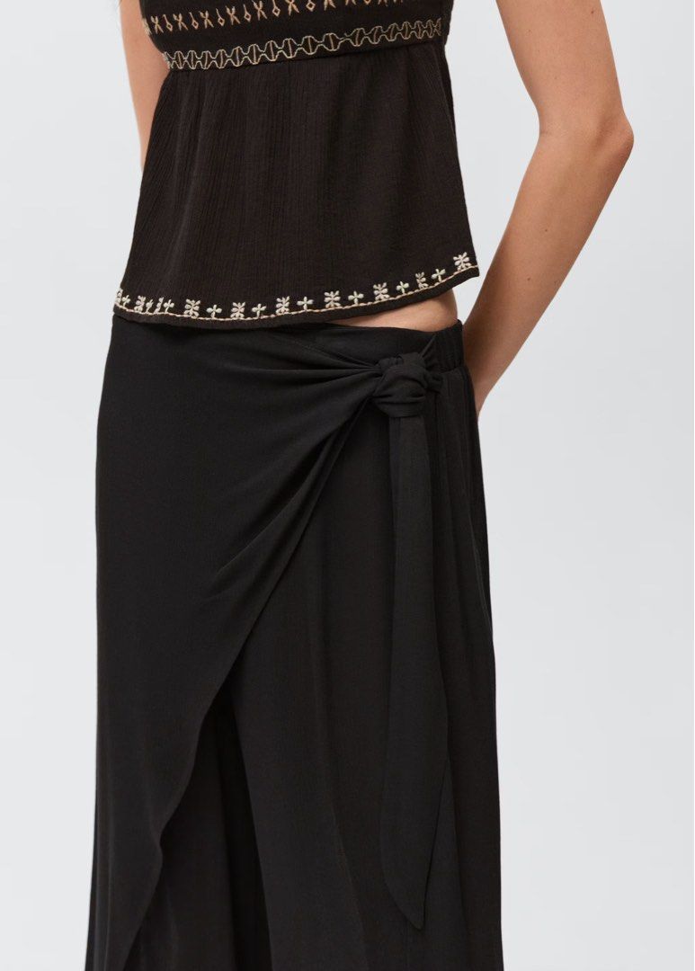 Mango Black Pareo Tie Pants Trousers (Category: Sets or Coordinates) located in Quezon City. Submitted by s0l4nge (Listing ID 1470883947, Image 3). Description: rfs: gained weight would rather keep than sell lower.