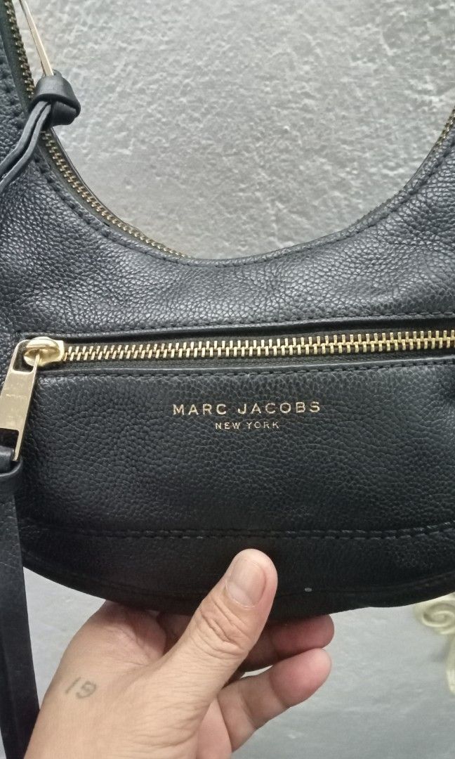 Marc Jacobs (Category: Luxury Bags & Wallets) located in Naga. Submitted by aboy1234245 (Listing ID 1470761760, Image 2). Description: Marc Jacobs excellent need linis lang.