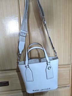 (Category: ) located in . Submitted by mycloset_2016 (Listing ID 1470767982, Image 1). Description: .