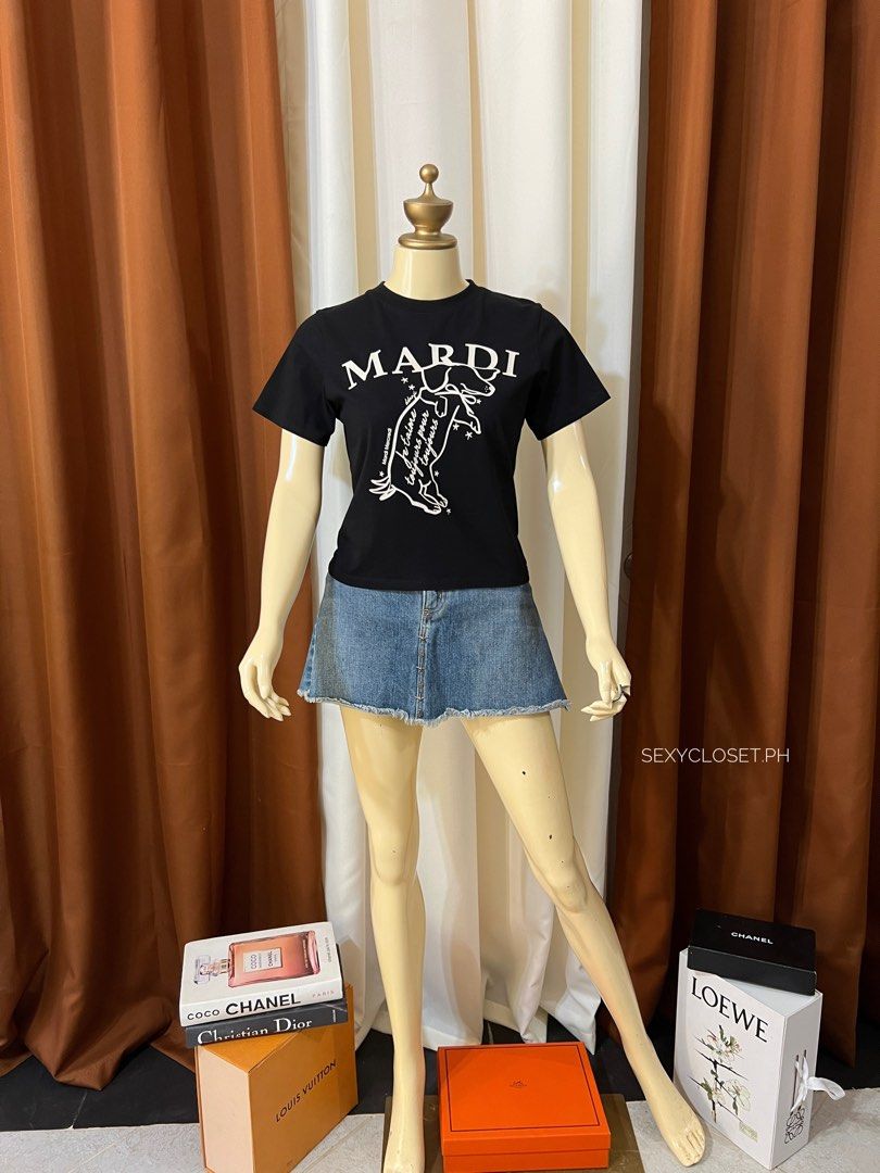Mardi Mercredi Shirt Orig💯 (Category: Luxury Apparel) located in Cebu City. Submitted by sexyclosetph2.0 (Listing ID 1470857966, Image 1). Description: Orig💯 Like new condition Color rate 10/10 Black in actual Small No issues .