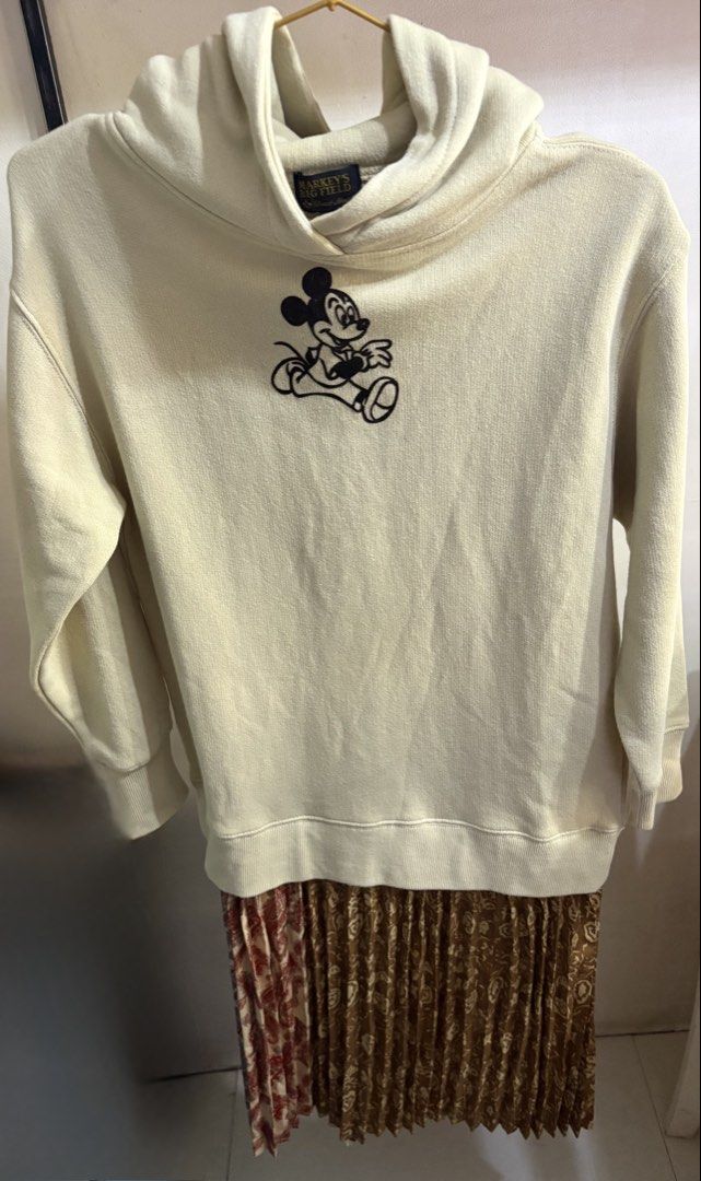 Markey’s x Disney JPN (Category: Babies & Kids Fashion) located in Marikina City. Submitted by thrifty_trinkets_by_anais (Listing ID 1470848280, Image 1). Description: 🌸 Selling own preloved/brand new items for less - EVERYTHING is negotiable as long as REASONABLE in price 🤗 🙏🏻 Please also check my account for more marked down items 🫶 👗 Young Adult, can ft small ladies. Size 140, big size 📍Marikina near S&R/Uniqlo 💳 Maribank/Maya 🏍️ Grab