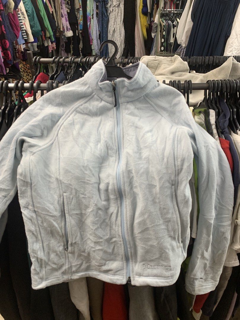 Marmot Jacket (Category: Coats, Jackets and Outerwear) located in Manila. Submitted by true_dailylifestyle (Listing ID 1470765565, Image 1). Description: .