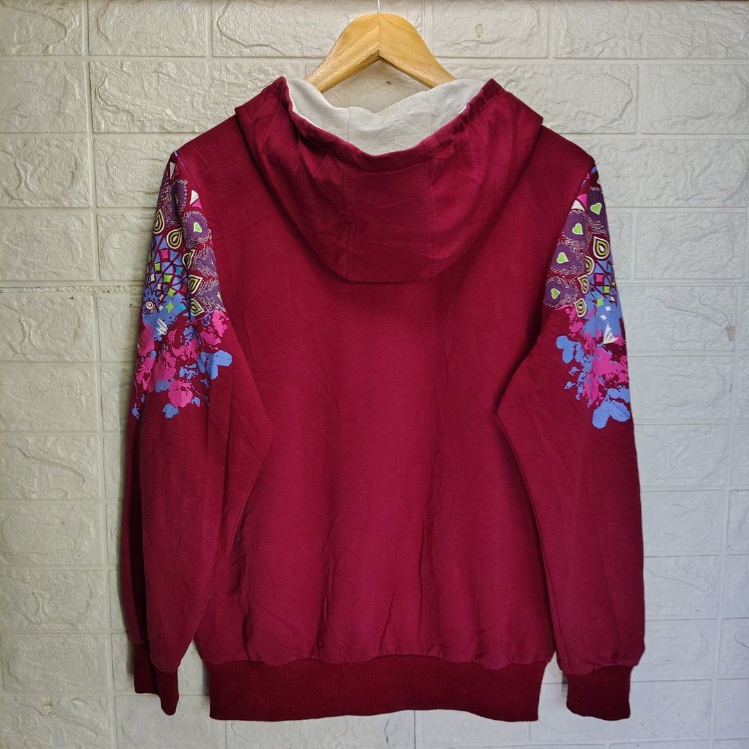 Maroon Zip Hoodie Jacket (Category: Hoodies) located in San Jose del Monte. Submitted by senzuki_thriftshop (Listing ID 1470860858, Image 2). Description: #70 Dimes: W22"×L26" Size: M-L ₱199 NEW ARRIVAL! Maroon Zip Hoodie Jacket Heavy Cotton: Yes Fabric Material: Cotton Velvet Inner: Cotton Color rate: 9/10 J&T Express (Fast shipping Today!) 1-2 days out for delivery - Metro Manila 2-3 days out for delivery - Outside Manila.
