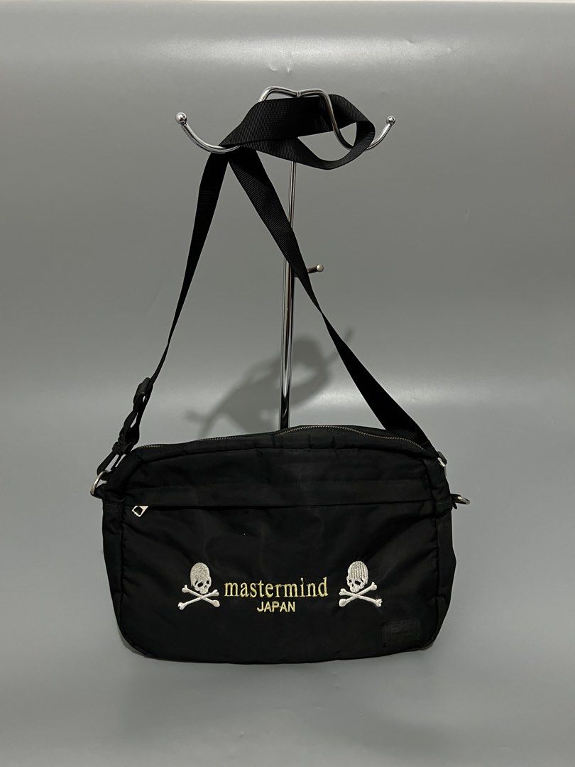 Mastermind X Porter - Crossbody - sling (Category: Sling Bags) located in Cavite. Submitted by asianluxe (Listing ID 1470898507, Image 1). Description: Mastermind x Porter measurements! Length: 9.5 Inches Width: 15 inches Depth: 3 inches Good condition Very presentable No flaw or damage!.
