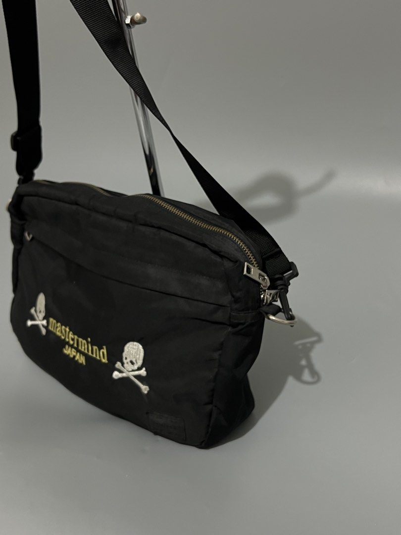 Mastermind X Porter - Crossbody - sling (Category: Sling Bags) located in Cavite. Submitted by asianluxe (Listing ID 1470898507, Image 3). Description: Mastermind x Porter measurements! Length: 9.5 Inches Width: 15 inches Depth: 3 inches Good condition Very presentable No flaw or damage!.