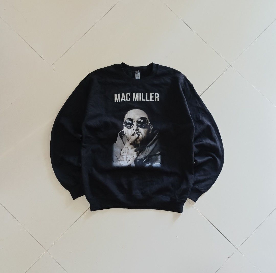 MC MILLER CREWNECK (Category: Coats, Jackets and Outerwear) located in San Carlos City. Submitted by noynoy11 (Listing ID 1470786172, Image 2). Description: MC MILLER CREWNECK✅ MEDIUM " 21.5 - 28.5 " Excellent - No issues DM✅.