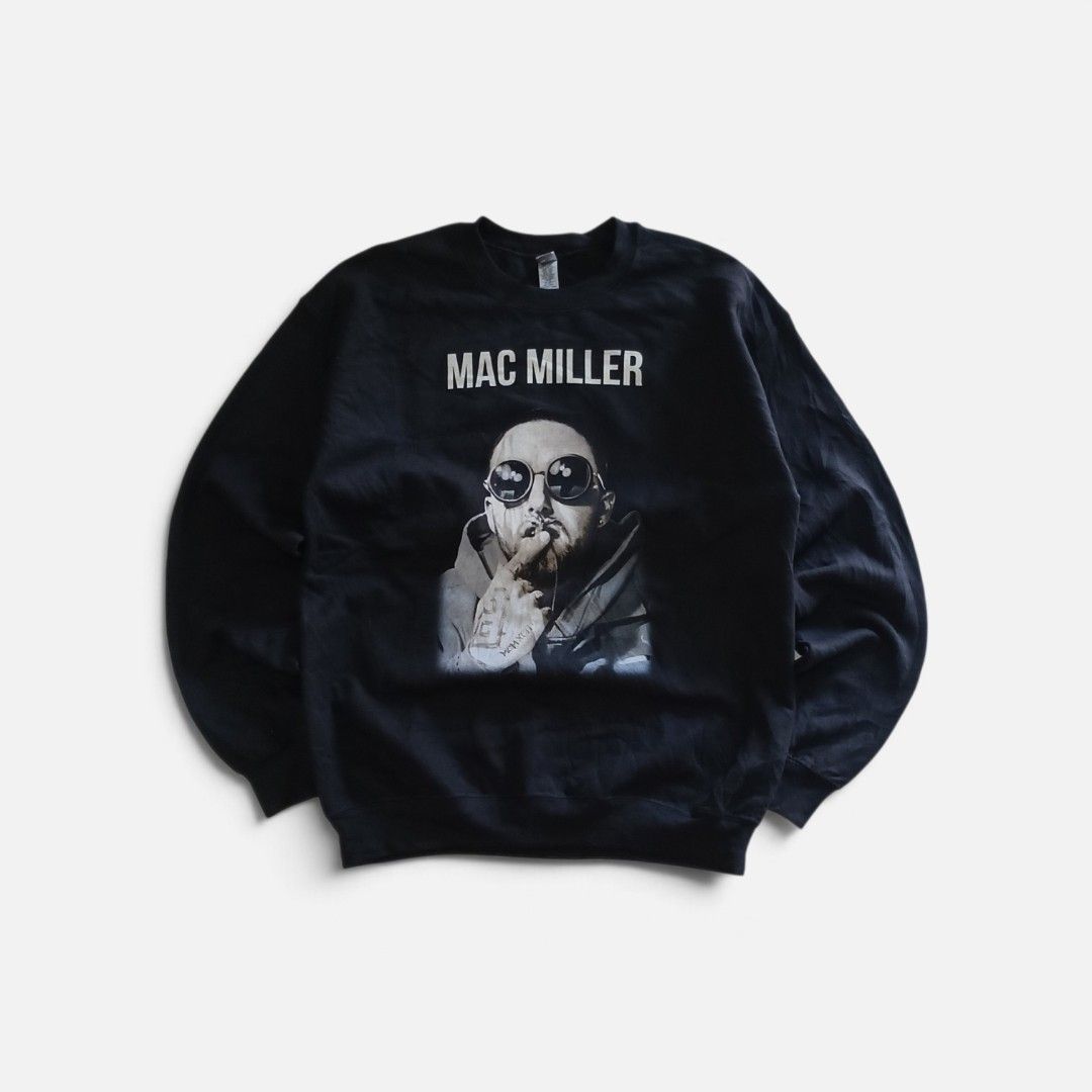 MC MILLER CREWNECK (Category: Coats, Jackets and Outerwear) located in San Carlos City. Submitted by noynoy11 (Listing ID 1470786172, Image 1). Description: MC MILLER CREWNECK✅ MEDIUM " 21.5 - 28.5 " Excellent - No issues DM✅.