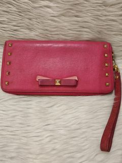 (Category: ) located in . Submitted by xanderzluxcollection (Listing ID 1470890738, Image 1). Description: .