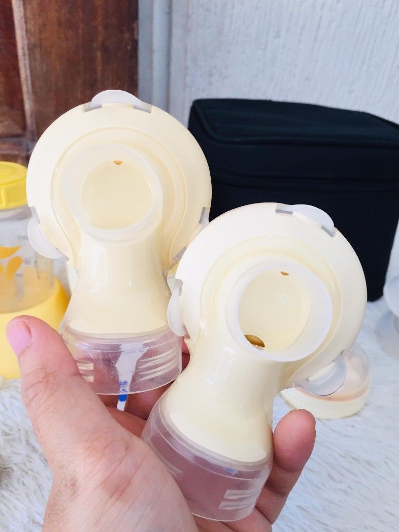 Medela freestyle (mfg2017 complete) (Category: Breastfeeding & Bottle Feeding) located in Tuguegarao City. Submitted by kikay.store.ph30 (Listing ID 1470760954, Image 3). Description: ❗NEW ARRIVALS ❗️🇺🇸 Medela freestyle ( MFG2017 ) Rechargeable Perfectly working Suction strong Authentic ✅️ Condition : likenew Inclusion : machine - charger - 2 connector - tubing - 27mm flange - bottle stand - medela bottles - insulated bag Price: 5500 MOP: GCASH