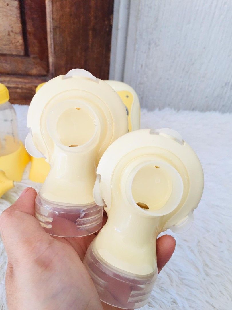 Medela freestyle (mfg2020) (Category: Breastfeeding & Bottle Feeding) located in Tuguegarao City. Submitted by kikay.store.ph30 (Listing ID 1470761205, Image 3). Description: ❗NEW ARRIVALS ❗️🇺🇸 Medela freestyle ( MFG2020) Rechargeable Perfectly working Suction strong Authentic ✅️ Condition : likenew Inclusion : machine - charger - 2 connector - colostrum - tubing - 27mm flange - bottle stand - medela bottles - Price: 4000 MOP: GCASH, BDO, MOD: 