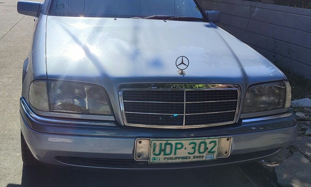 Mercedes-Benz C-Class C220 Auto (Category: Used Cars) located in Las Pinas. Submitted by monaustriaa.1 (Listing ID 1470801163, Image 1). Description: FOR SALE: 1996 Mercedes-Benz C220 (W202) • Automatic Transmission • 76,000 km on the odometer • Original interior intact • No tears or scratches on the interior • All power windows working • No overheating issues • Good engine condition • Registered until next year • Presentable interior and exterio