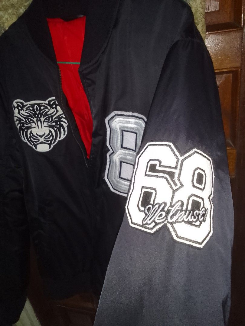 Meters/bonwe Black Varsity Bomber Jacket Size L (Category: Coats, Jackets and Outerwear) located in Baguio. Submitted by eskimoprime (Listing ID 1470886920, Image 3). Description: Notes: - Very high quality - Size large - Thick material and inner lining - Measurements in pics - Feel free to pm for more pics.