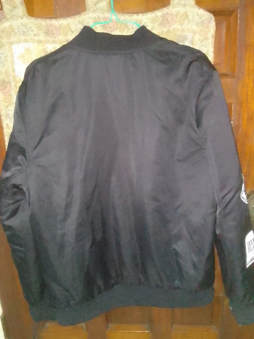 Meters/bonwe Black Varsity Bomber Jacket Size L (Category: Coats, Jackets and Outerwear) located in Baguio. Submitted by eskimoprime (Listing ID 1470886920, Image 2). Description: Notes: - Very high quality - Size large - Thick material and inner lining - Measurements in pics - Feel free to pm for more pics.