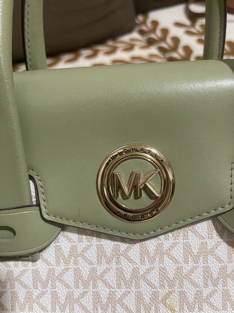 Michael kors (Category: Luxury Bags & Wallets) located in Quezon City. Submitted by kittykyle (Listing ID 1470889508, Image 3). Description: .
