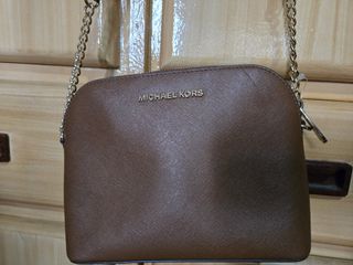 (Category: ) located in . Submitted by mycloset_2016 (Listing ID 1470768601, Image 1). Description: .