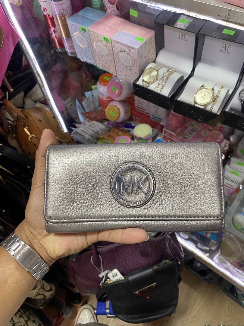 Michael Kors Fulton Flap Continental Wallet (Category: Wallets & Card holders) located in Davao. Submitted by workmensph (Listing ID 1470825581, Image 1). Description: .