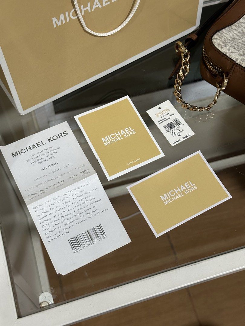 Michael Kors Jet Set Crossbody Bag Vanilla (Category: Luxury Bags & Wallets) located in Mandaluyong City. Submitted by shopkcllanillo (Listing ID 1470846253, Image 2). Description: - Comes with care card, original gift receipt from Las Vegas North store, and MK paper shopping bag - Guaranteed original, ideal for gift-giving or daily use.