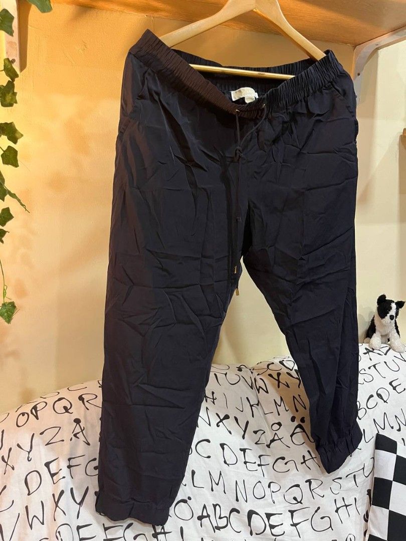 Michael Kors jogger (Category: Other Bottoms) located in Quezon City. Submitted by michypeachyy1 (Listing ID 1470912961, Image 2). Description: 300 plus shipping medium to large size.