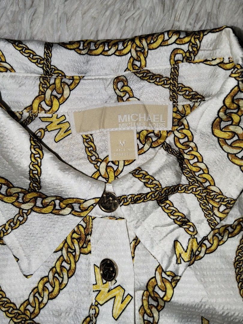 Michael kors long sleeve (Category: Longsleeves) located in Barili. Submitted by francis88z (Listing ID 1470886566, Image 2). Description: MK LS Size medium W19L26 As new condition No issue Mine 💌1250+sf.