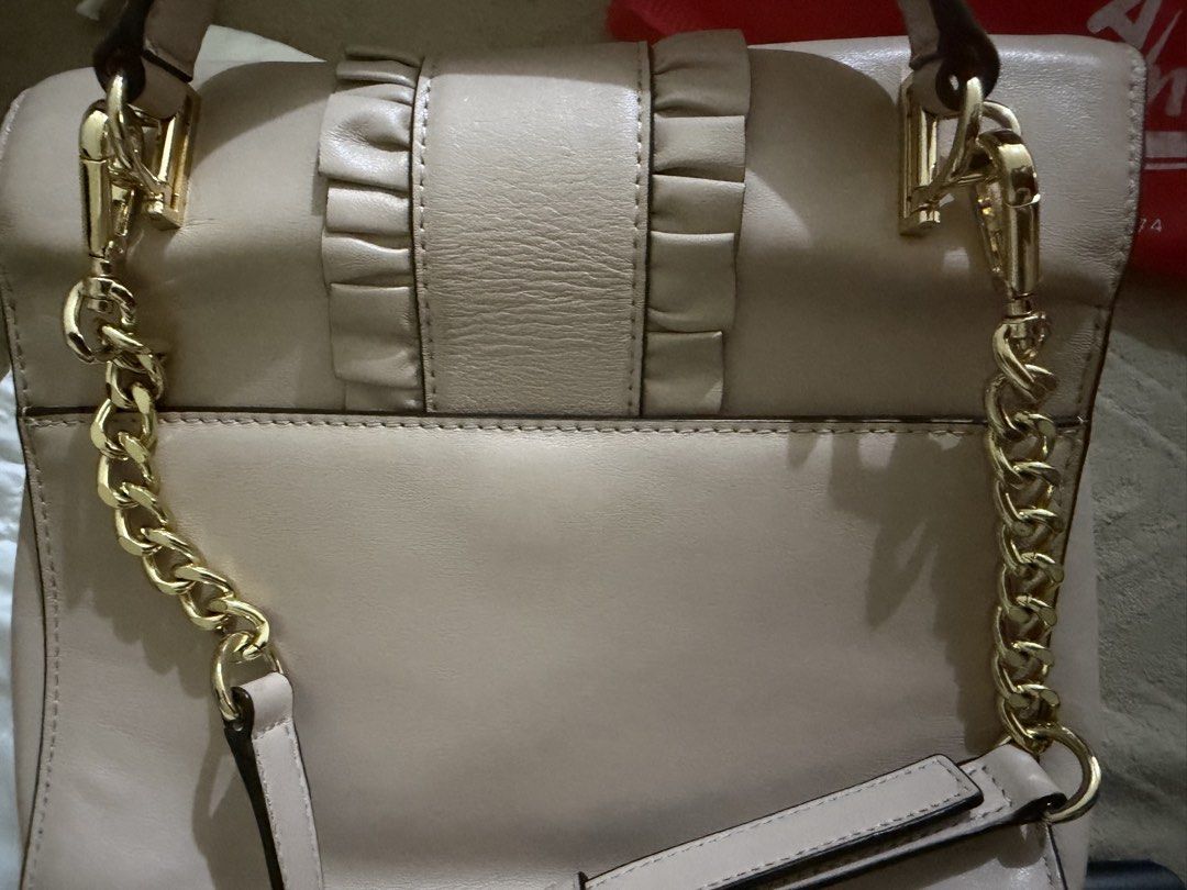 Michael Kors Sloan Medium (Category: Cross-body Bags) located in Taguig. Submitted by michelledc2 (Listing ID 1470897995, Image 3). Description: Still good condition .