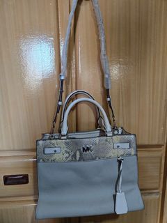 (Category: ) located in . Submitted by mycloset_2016 (Listing ID 1470767837, Image 1). Description: .