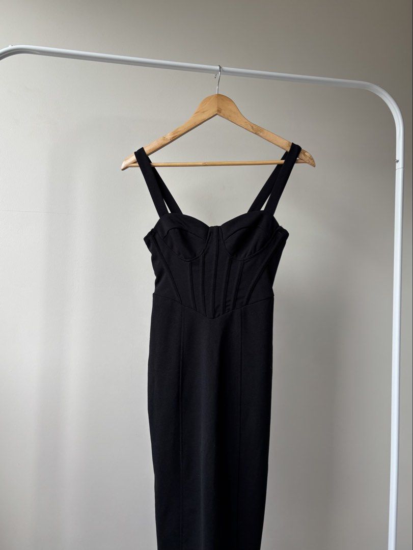 Midi Corset Black Dress (Category: Dresses) located in Taguig. Submitted by curatedbyk_ (Listing ID 1470854589, Image 2). Description: SHEIN XS on Tag Fits XS - S - Zipper back, slight stretch - Worn once only * No cancellation / return due to item doesn’t fit etc. (Condition & sizing are always well informed.) * Joy reservers / offer = blocked. * All items are cleaned and ready to wear. * Lalamove shipping only / meetup. My measurements: * B29” 