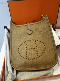（分類：）位於 。 由 CH_shopaholic 提交（商品編號 1470798235，圖片 1）。簡介： 。