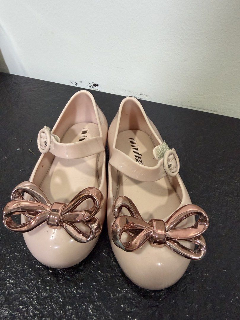 Mini Melissa Pink Bow Doll Shoes S7 (Category: Babies & Kids Fashion) located in Manila. Submitted by cjezbte (Listing ID 1470882699, Image 1). Description: Guaranteed Original With Box! Jelly scent still intact Size 7 for toddlers LAST PRICE NA.