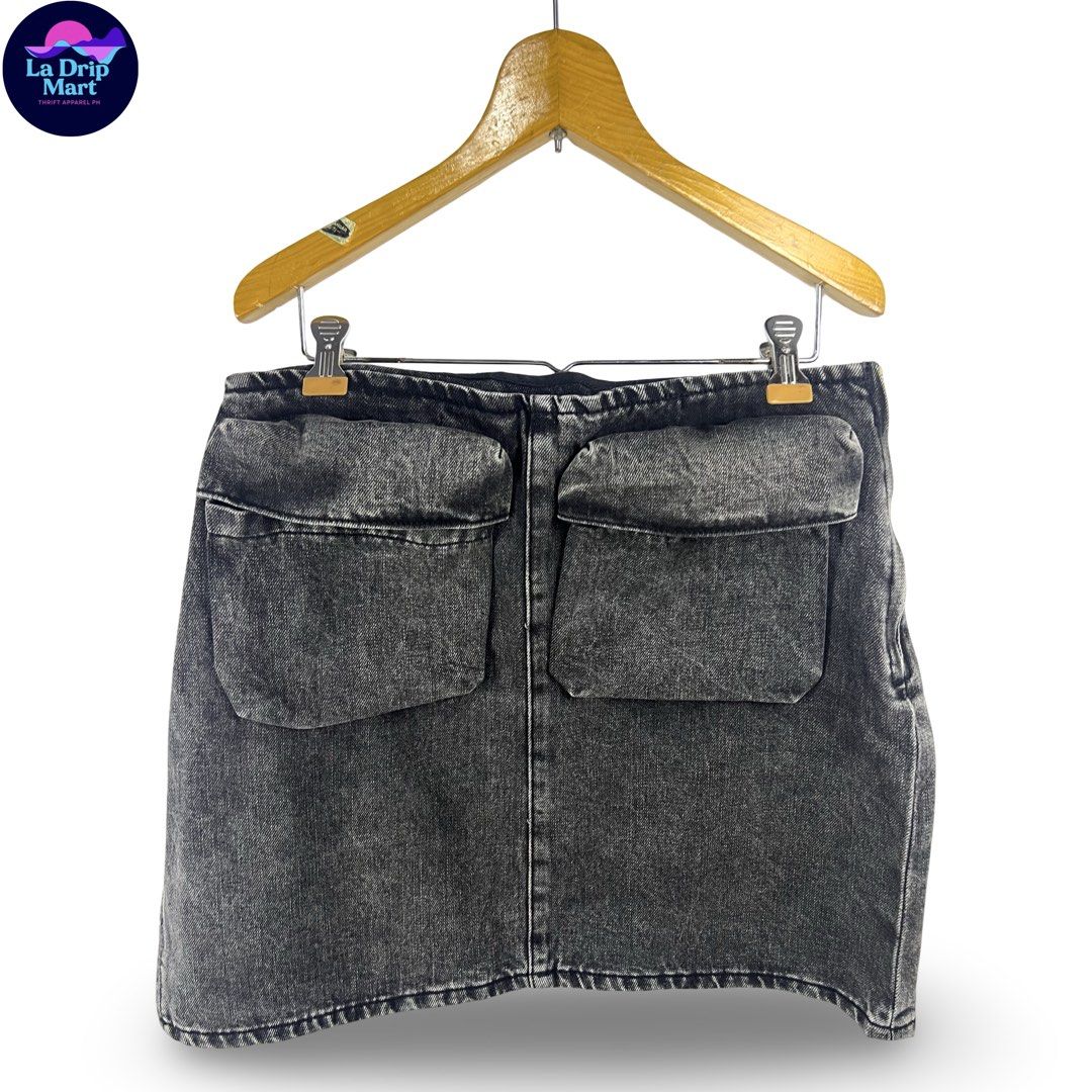 ‎“MIU-MIU” PATCH SCRPT DENIM SKIRT ‎ (Category: Shorts) located in Taguig. Submitted by ldm.ph (Listing ID 1470913775, Image 2). Description: ‎(LDM-B-0175) ‎Size:ACTUAL FIT:M—L ‎Dimensions Waistline: 30 ‎Inches length:17 Leg opening:21 ‎Condition: EXCELLENT ‎Color rate:9.5 ‎Flaws:❌ ‎(READY TO WEAR) .
