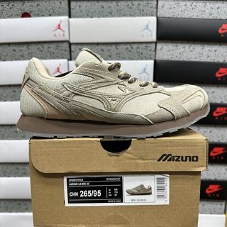 (Category: ) located in . Submitted by pickplanet_sneaker_shirt (Listing ID 1470754060, Image 1). Description: .