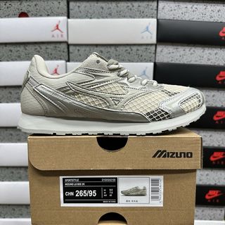 (Category: ) located in . Submitted by pickplanet_sneaker_shirt (Listing ID 1470754469, Image 1). Description: .