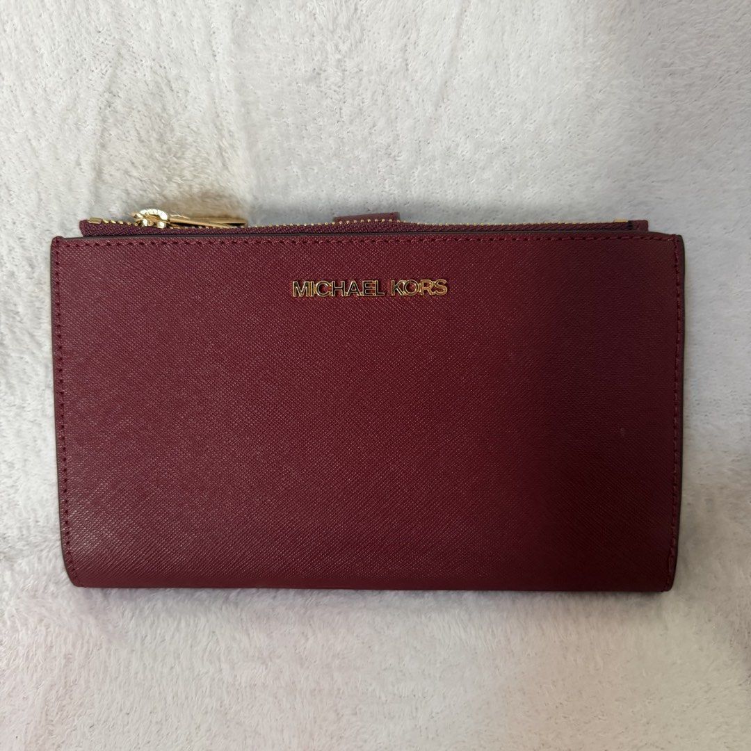 MK Double Zip Wallet - DARK CHERRY (Category: Wallets & Card holders) located in Santa Cruz. Submitted by vendrenee (Listing ID 1470751929, Image 1). Description: .