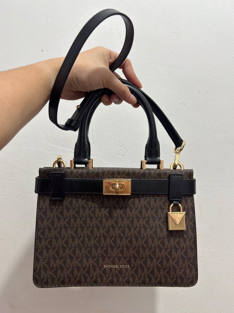 MK Hand bag (Category: Luxury Bags & Wallets) located in Manila. Submitted by gmargareth (Listing ID 1470844339, Image 1). Description: .
