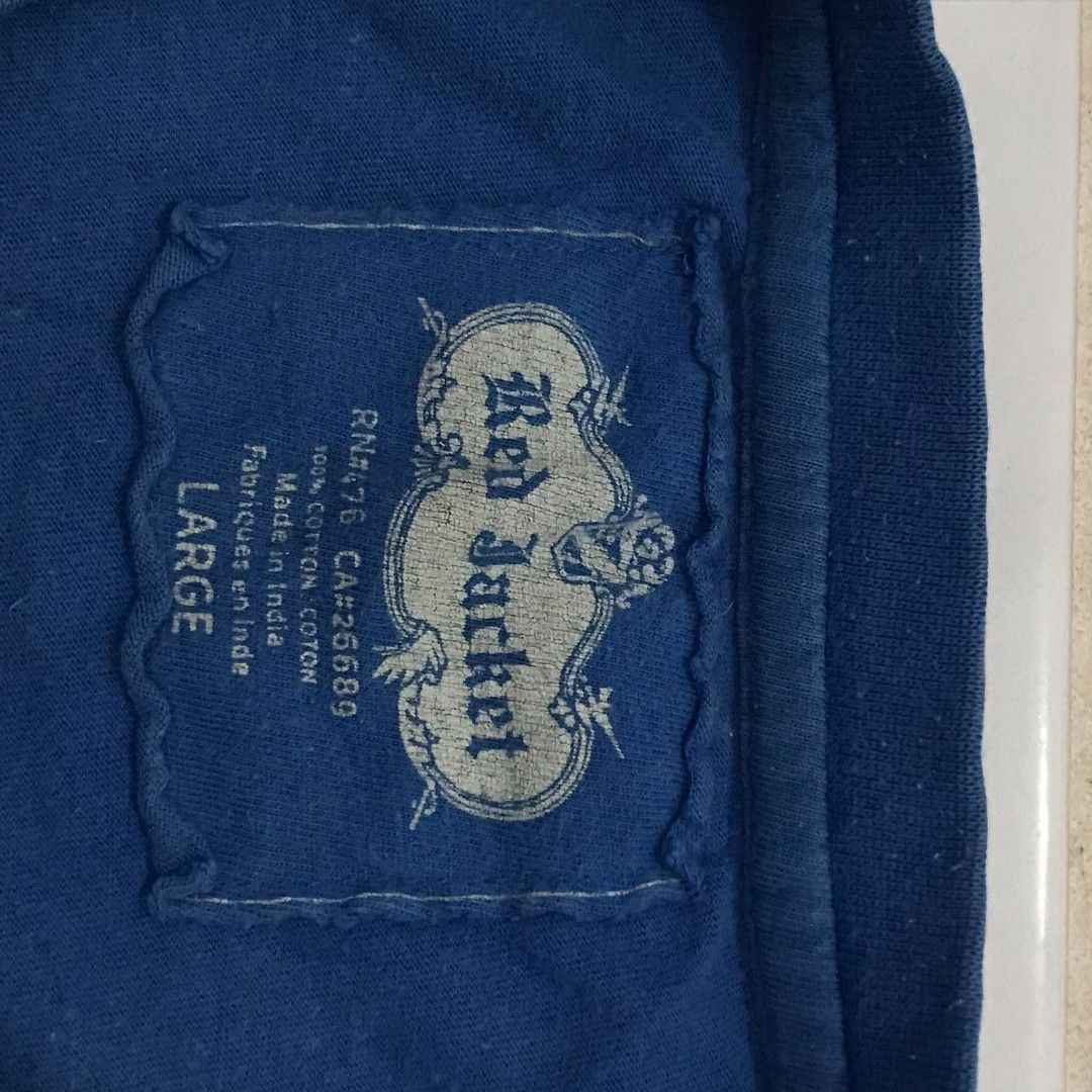 MLB CUBS EMBROIDERED TEE SHIRT LARGE (Category: Tshirts & Polo Shirts ) located in Cavite. Submitted by justthrift06 (Listing ID 1470761526, Image 3). Description: DIMENSION 22X29 GOOD CONDITION SHIPPING NATIONWIDE.