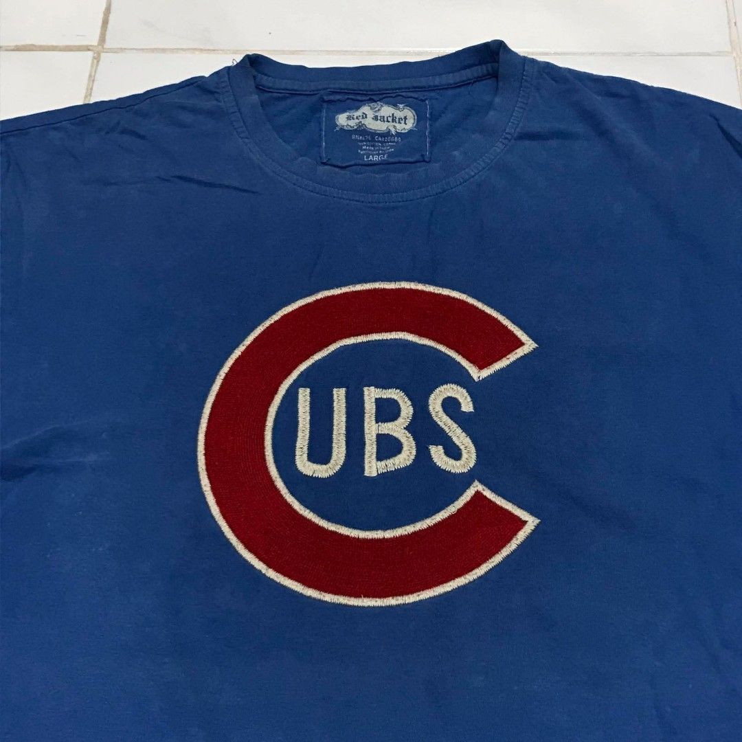 MLB CUBS EMBROIDERED TEE SHIRT LARGE (Category: Tshirts & Polo Shirts ) located in Cavite. Submitted by justthrift06 (Listing ID 1470761526, Image 2). Description: DIMENSION 22X29 GOOD CONDITION SHIPPING NATIONWIDE.